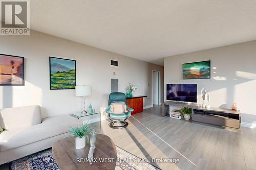 708 - 50 Quebec Avenue, Toronto (High Park North), ON - Indoor Photo Showing Living Room