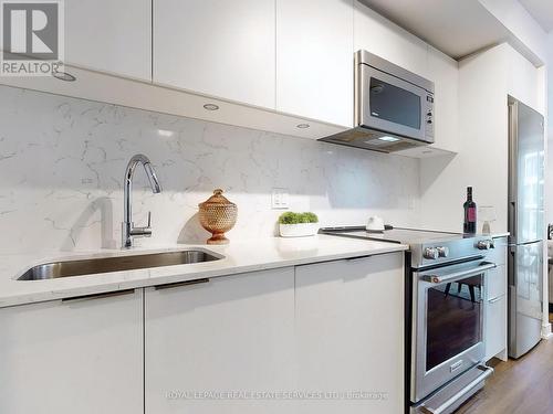 1606 - 30 Samuel Wood Way, Toronto (Islington-City Centre West), ON - Indoor Photo Showing Kitchen