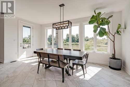 23 Whitcombe Way, Puslinch, ON - Indoor Photo Showing Dining Room