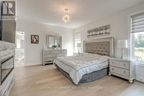 23 Whitcombe Way, Puslinch, ON - Indoor Photo Showing Bedroom