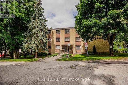 305 - 944 Caledonian View, Cambridge, ON - Outdoor