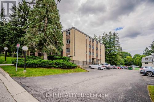 305 - 944 Caledonian View, Cambridge, ON - Outdoor With Facade