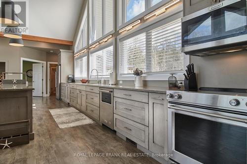 2269 Mccracken'S Landing Road, Douro-Dummer, ON - Indoor Photo Showing Kitchen