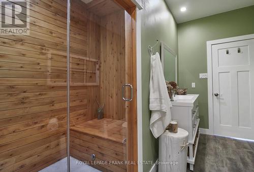 2269 Mccracken'S Landing Road, Douro-Dummer, ON - Indoor Photo Showing Bathroom