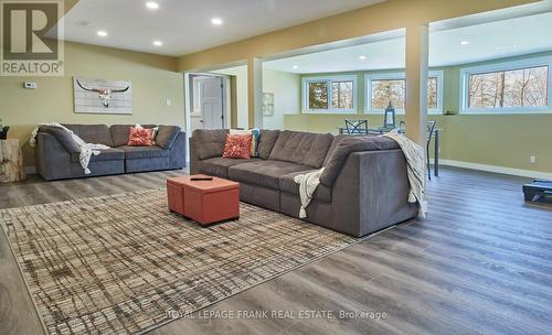 2269 Mccracken'S Landing Road, Douro-Dummer, ON - Indoor Photo Showing Living Room