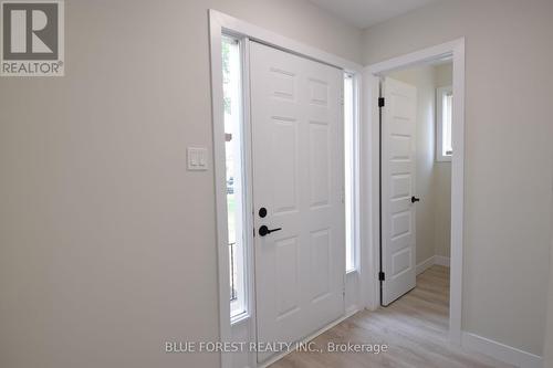 1048 Mahogany Road, London, ON - Indoor Photo Showing Other Room