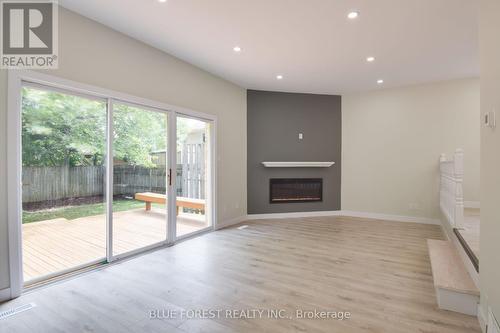 1048 Mahogany Road, London, ON - Indoor With Fireplace