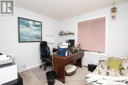 39 Ski Valley Crescent, London, ON - Indoor Photo Showing Office