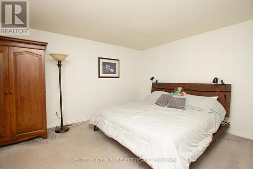 39 Ski Valley Crescent, London, ON - Indoor Photo Showing Bedroom