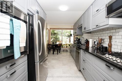 39 Ski Valley Crescent, London, ON - Indoor Photo Showing Kitchen