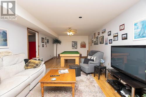 39 Ski Valley Crescent, London, ON - Indoor Photo Showing Living Room