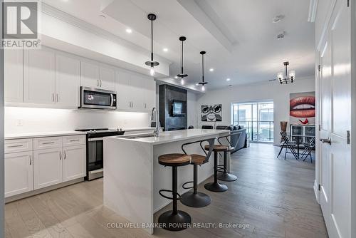 105 - 480 Callaway Road, London, ON - Indoor Photo Showing Kitchen With Upgraded Kitchen