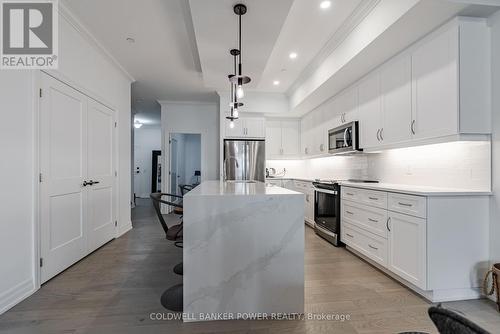 105 - 480 Callaway Road, London, ON - Indoor Photo Showing Kitchen With Upgraded Kitchen