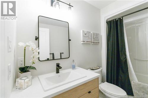 92 Monique, Shediac, NB - Indoor Photo Showing Bathroom