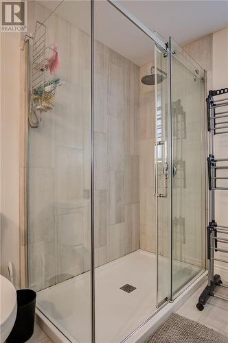 51 Su Kittling Ridge Court, Sudbury, ON - Indoor Photo Showing Bathroom