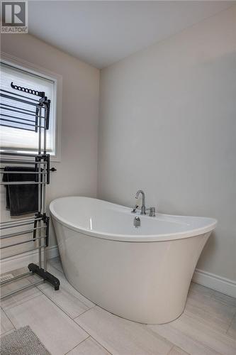 51 Su Kittling Ridge Court, Sudbury, ON - Indoor Photo Showing Bathroom