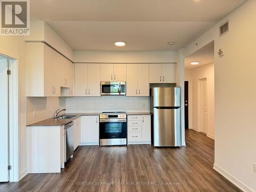 303 - 385 Arctic Red Drive, Oshawa (Windfields), ON - Indoor Photo Showing Kitchen With Stainless Steel Kitchen