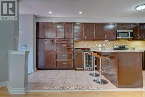 2037 Bur Oak Avenue, Markham (Greensborough), ON - Indoor Photo Showing Kitchen With Upgraded Kitchen