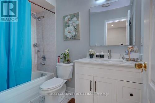 2037 Bur Oak Avenue, Markham (Greensborough), ON - Indoor Photo Showing Bathroom