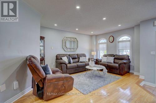 2037 Bur Oak Avenue, Markham (Greensborough), ON - Indoor Photo Showing Living Room