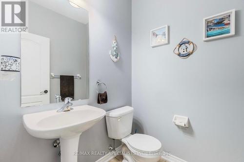 260 Greenwood Drive, Essa, ON - Indoor Photo Showing Bathroom