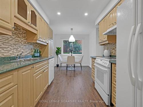 17-296 Torresdale Ave, Toronto, ON - Indoor Photo Showing Kitchen