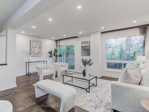 17-296 Torresdale Ave, Toronto, ON - Indoor Photo Showing Living Room