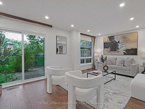 17-296 Torresdale Ave, Toronto, ON - Indoor Photo Showing Living Room