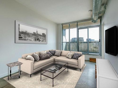 723-510 King St E, Toronto, ON - Indoor Photo Showing Living Room