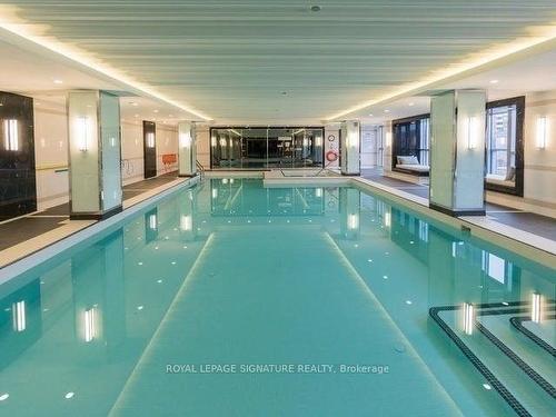 638-9471 Yonge St, Richmond Hill, ON - Indoor Photo Showing Other Room With In Ground Pool