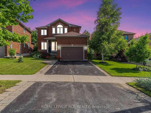 33 Prince Of Wales Dr, Barrie, ON - Outdoor With Facade