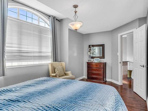 5529 Heatherleigh Ave, Mississauga, ON - Indoor Photo Showing Bedroom