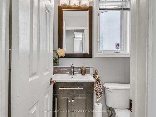 5529 Heatherleigh Ave, Mississauga, ON - Indoor Photo Showing Bathroom