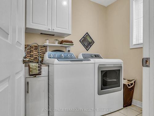 5529 Heatherleigh Ave, Mississauga, ON - Indoor Photo Showing Laundry Room