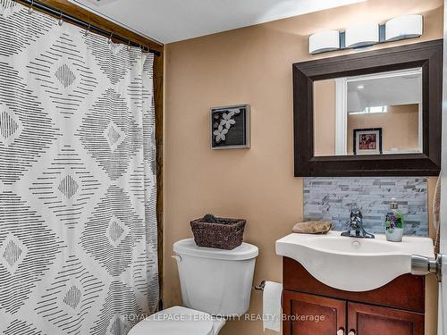 5529 Heatherleigh Ave, Mississauga, ON - Indoor Photo Showing Bathroom