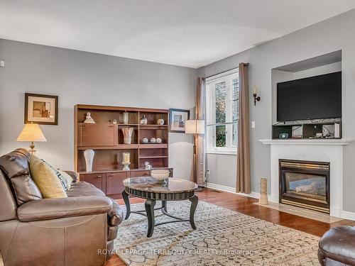 5529 Heatherleigh Ave, Mississauga, ON - Indoor Photo Showing Living Room With Fireplace