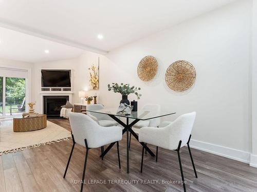 117-2110 Cleaver Ave, Burlington, ON - Indoor Photo Showing Dining Room