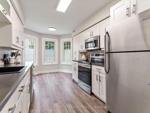 117-2110 Cleaver Ave, Burlington, ON - Indoor Photo Showing Kitchen With Stainless Steel Kitchen