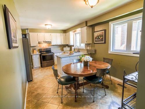 12 Roseville Dr, Brampton, ON - Indoor Photo Showing Dining Room