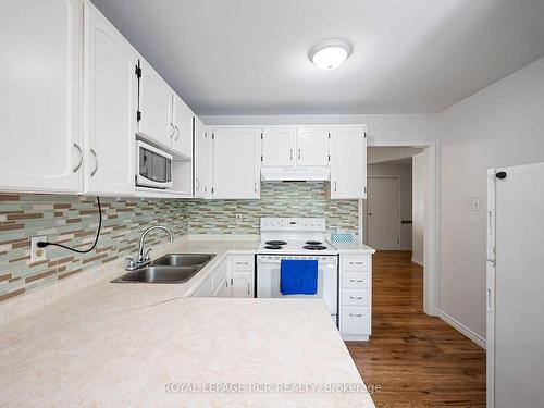 79 Quarry Dr, Orangeville, ON - Indoor Photo Showing Kitchen With Double Sink