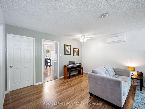 79 Quarry Dr, Orangeville, ON - Indoor Photo Showing Living Room