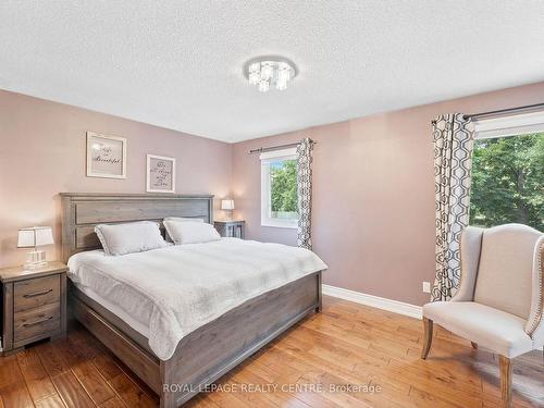 3475 Chartrand Cres, Mississauga, ON - Indoor Photo Showing Bedroom