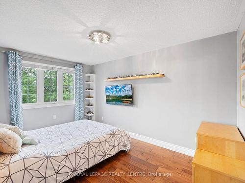 3475 Chartrand Cres, Mississauga, ON - Indoor Photo Showing Bedroom