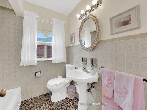 25 Yelland St, Toronto, ON - Indoor Photo Showing Bathroom