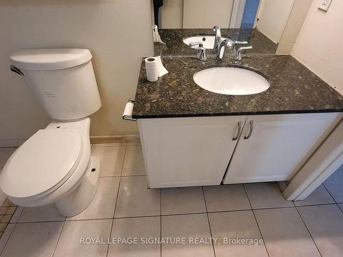 2525 Cavendish Dr, Burlington, ON - Indoor Photo Showing Bathroom