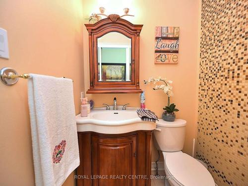 4550 Kettleby Crt, Mississauga, ON - Indoor Photo Showing Bathroom