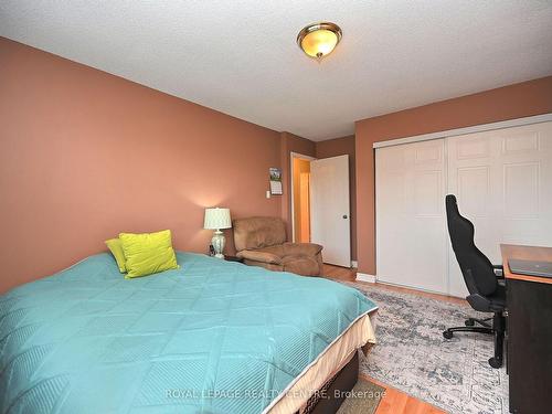 4550 Kettleby Crt, Mississauga, ON - Indoor Photo Showing Bedroom