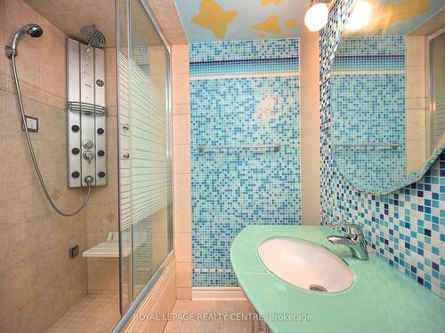 4550 Kettleby Crt, Mississauga, ON - Indoor Photo Showing Bathroom