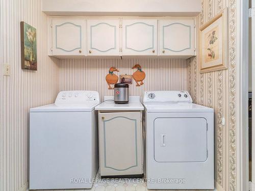 18-1330 Mississauga Valley Blvd, Mississauga, ON - Indoor Photo Showing Laundry Room