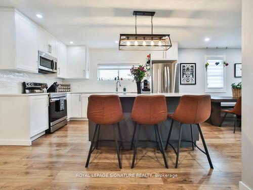 43 Fourth Ave, Kitchener, ON - Indoor Photo Showing Kitchen With Upgraded Kitchen